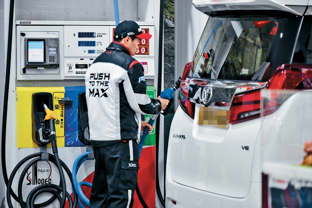 本港油价急升，有业界及议员要求油商公开更多数据。