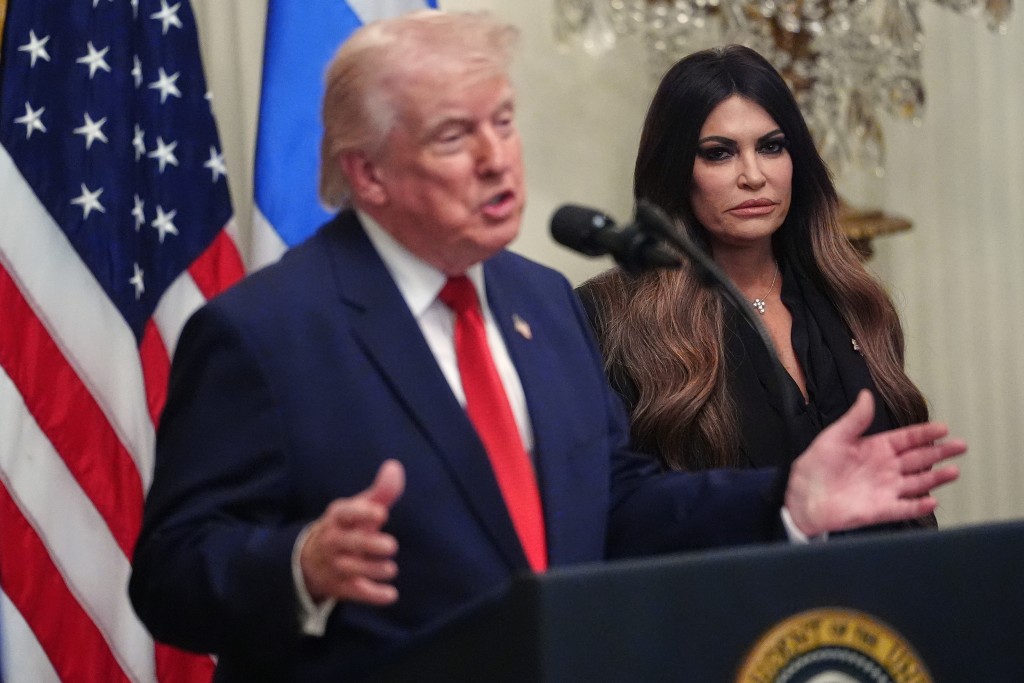 特朗普宣布对伊朗能源基础设施的空袭推迟10天。美联社