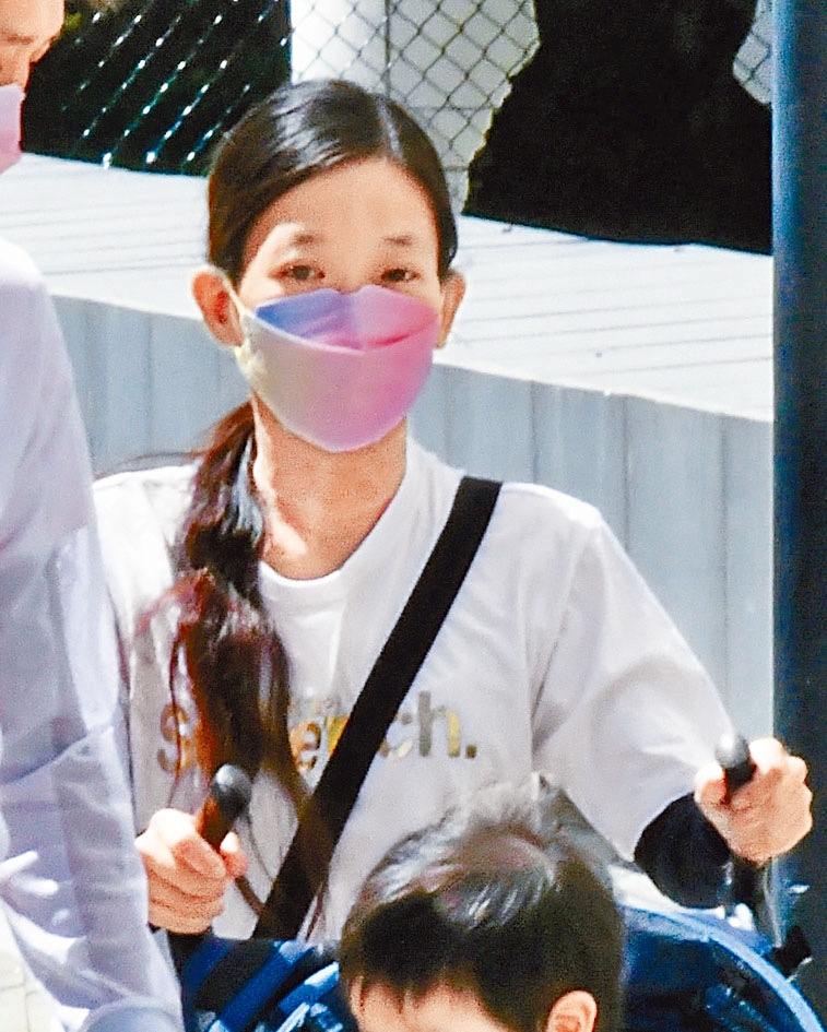 證人耶喜誼與出庭作供。