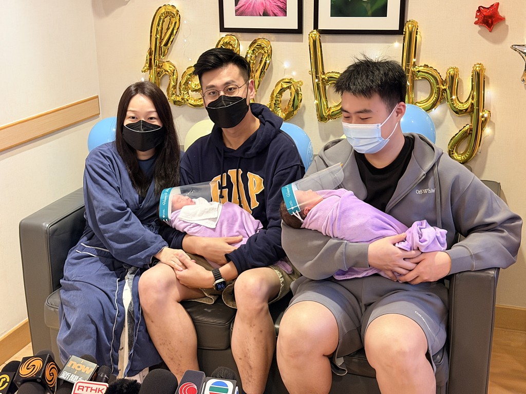 仁安醫院一對馬年BB出世。梁國峰攝 仁安醫院一對馬年BB出世。梁國峰攝