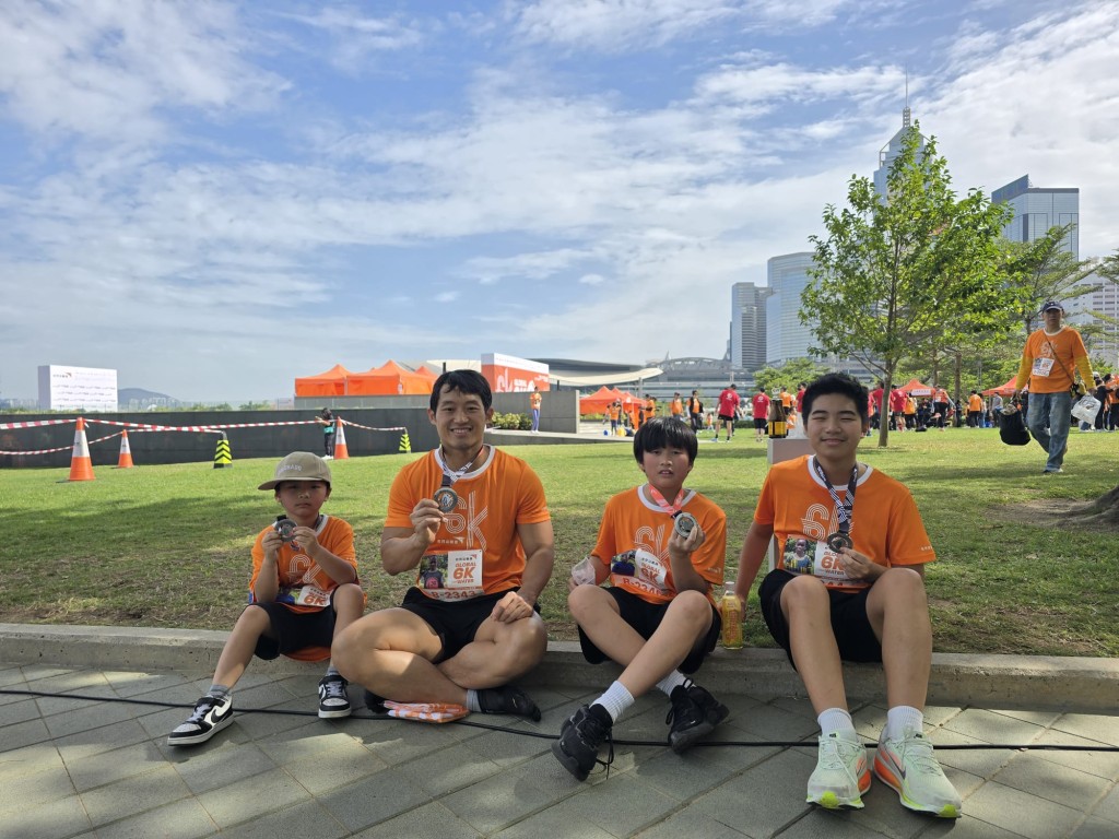 李興洙閒時喜歡和3個兒子跑步。 李興洙閒時喜歡和3個兒子跑步。