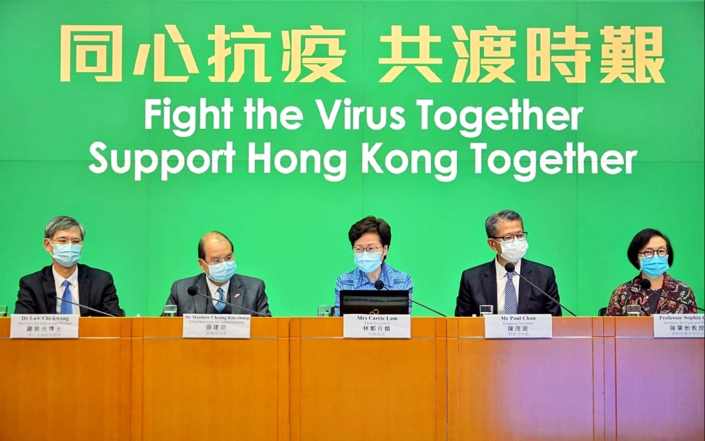政府高層未來12個月減薪1成 。