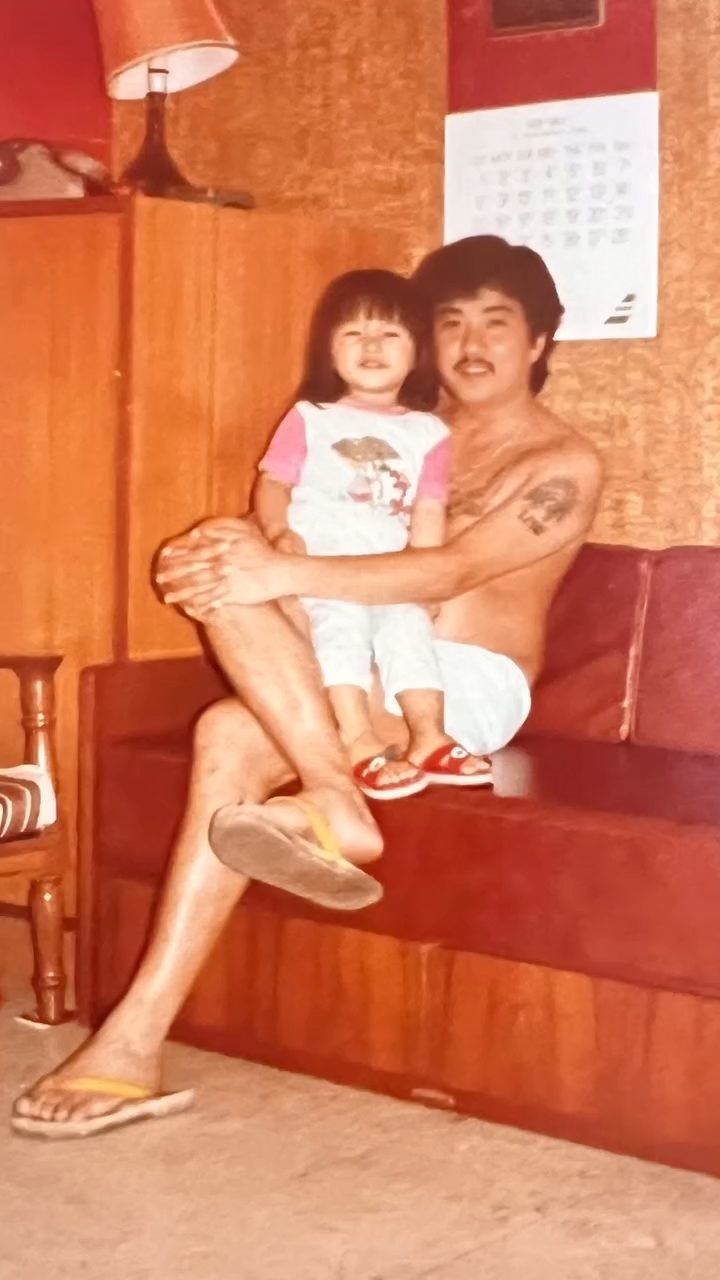 楊洛婷貼上與爸爸生前的合照紀念他。 楊洛婷貼上與爸爸生前的合照紀念他。