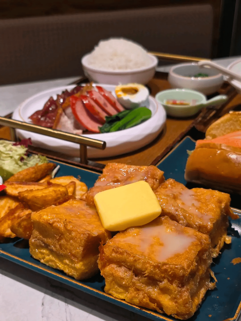 廣東道68至80號恒利大廈地下2號舖，該舖建築面積約1000方呎，今年5月由茶餐廳以每月約22萬承租。