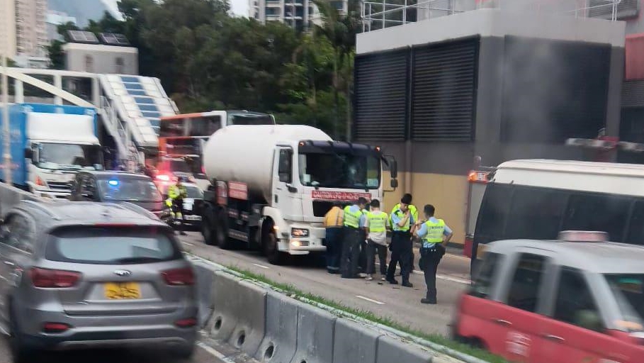 肇事運油車。網上圖片 肇事運油車。網上圖片