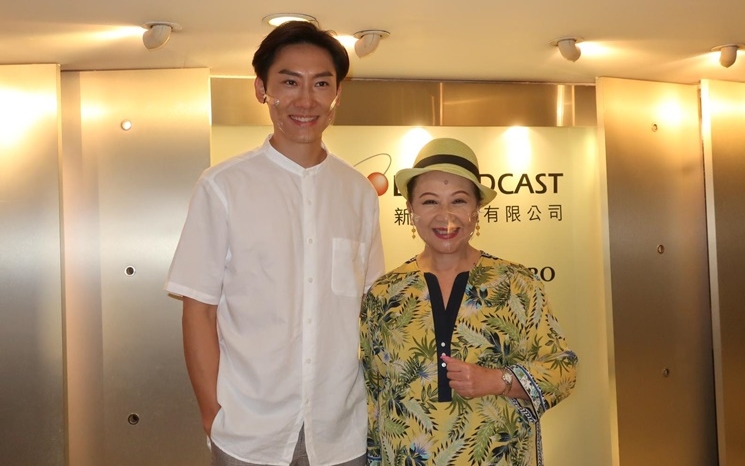 Patrick Sir同家燕姐雞啄唔斷大談湊B經。