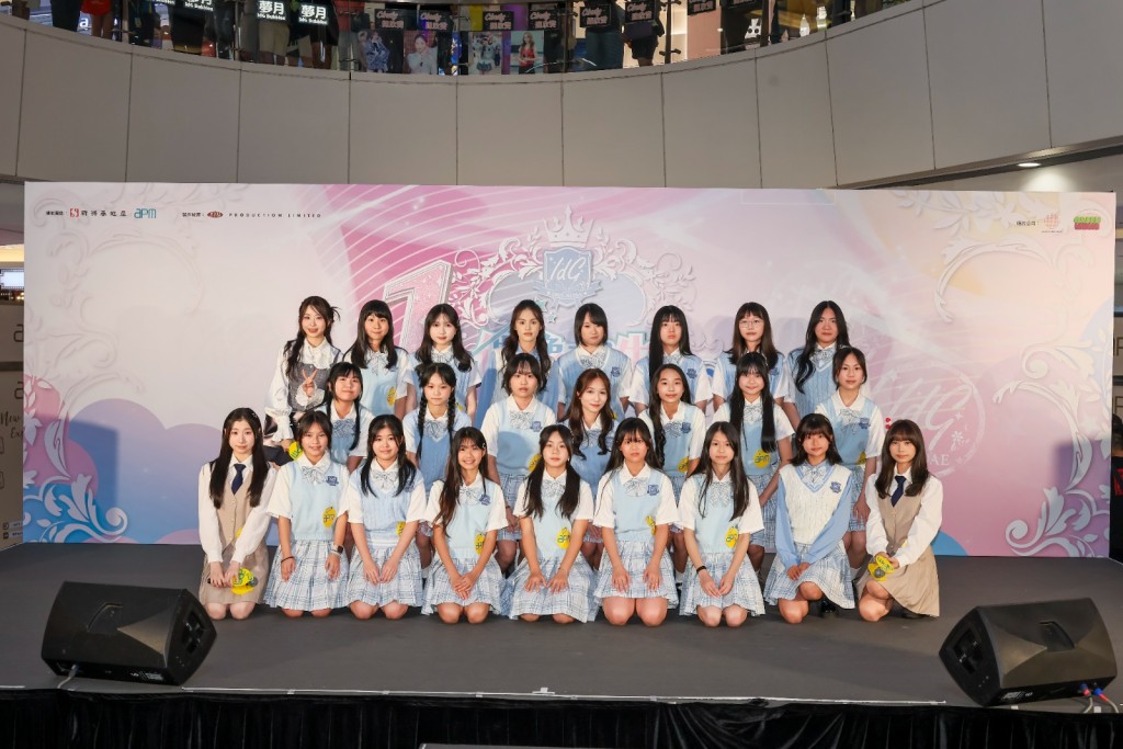 IdG合唱團同團長Fiona、Elva合照。