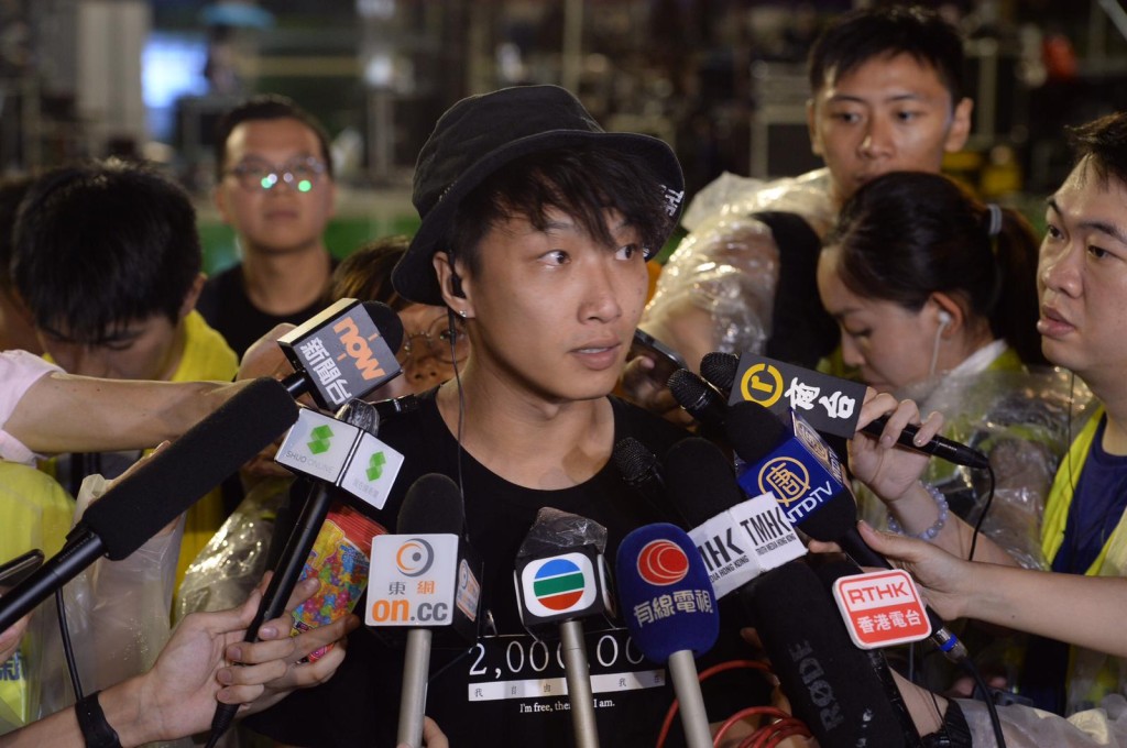 民陣岑子杰。
