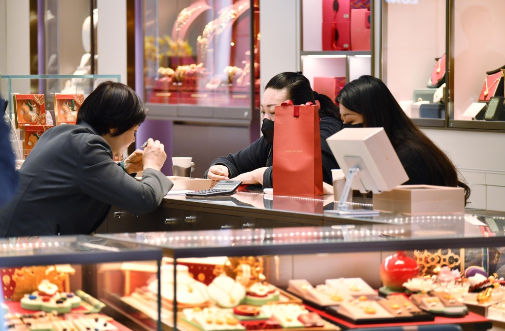 李兆波料黃金和白銀價格會維持在高位。