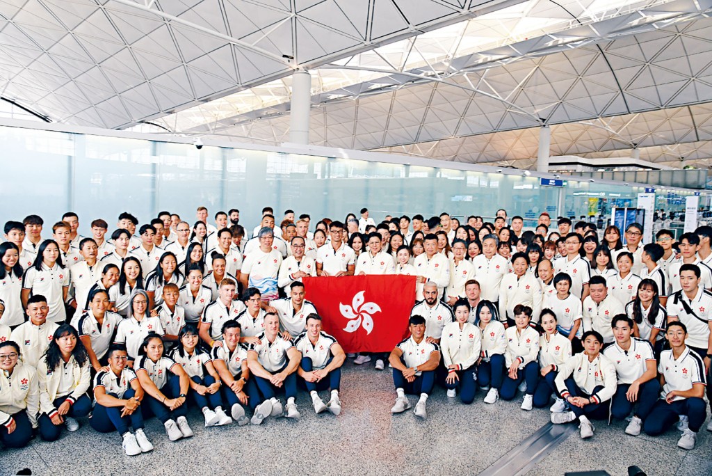 中國香港代表團昨日出發參加在杭州舉行的第19屆亞運會。
