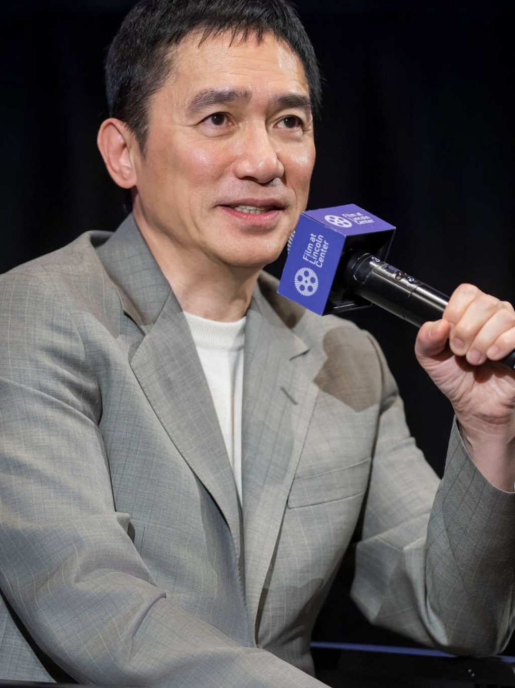 梁朝偉解釋憂鬱眼神之謎。