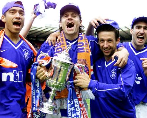 雲邦賀斯(左)曾率格流奪蘇格蘭足總盃。Reuters資料圖片