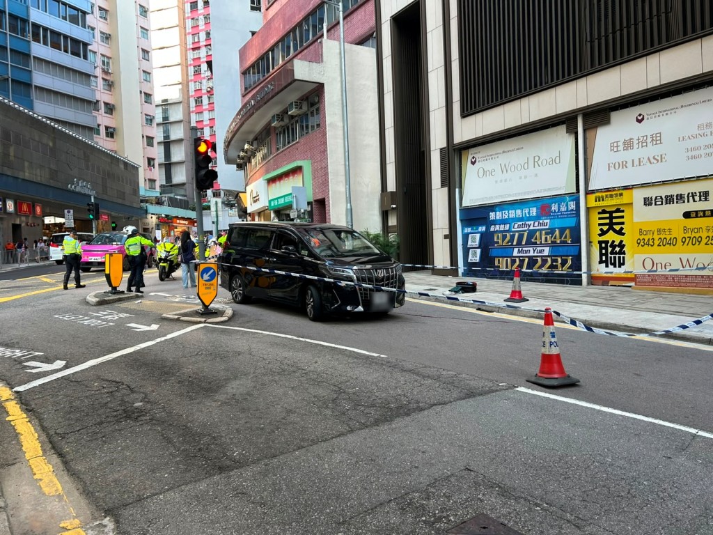 現場鄰近一行人過路處。 現場鄰近一行人過路處。