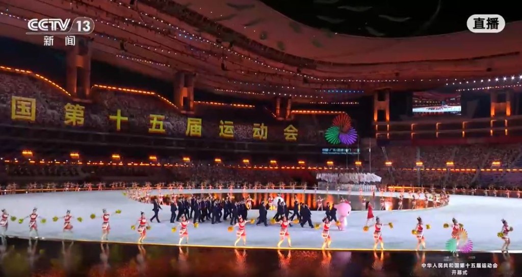 裁判員方隊。央視截圖