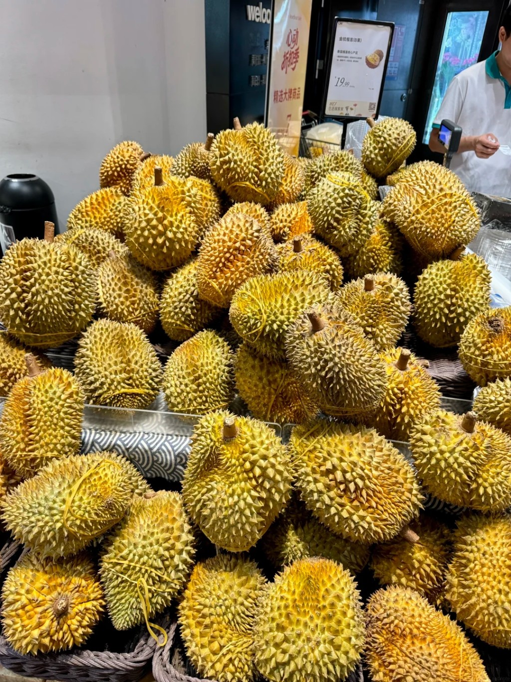 深圳口岸进口量暴增4成破纪录。 小红书