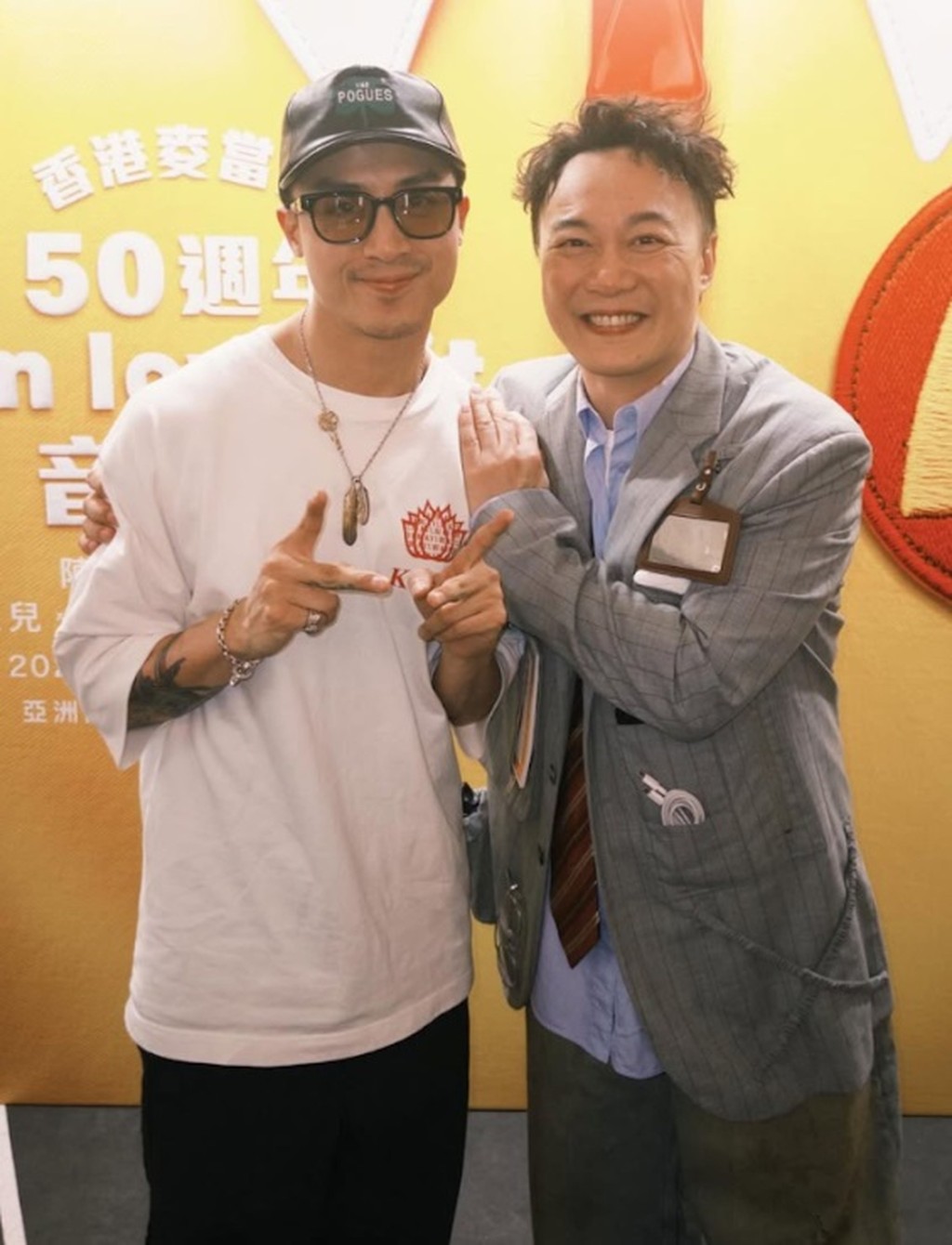 AK坦言自己唱歌冇Eason咁叻,故未能只專心向歌唱發展。 AK坦言自己唱歌冇Eason咁叻,故未能只專心向歌唱發展。