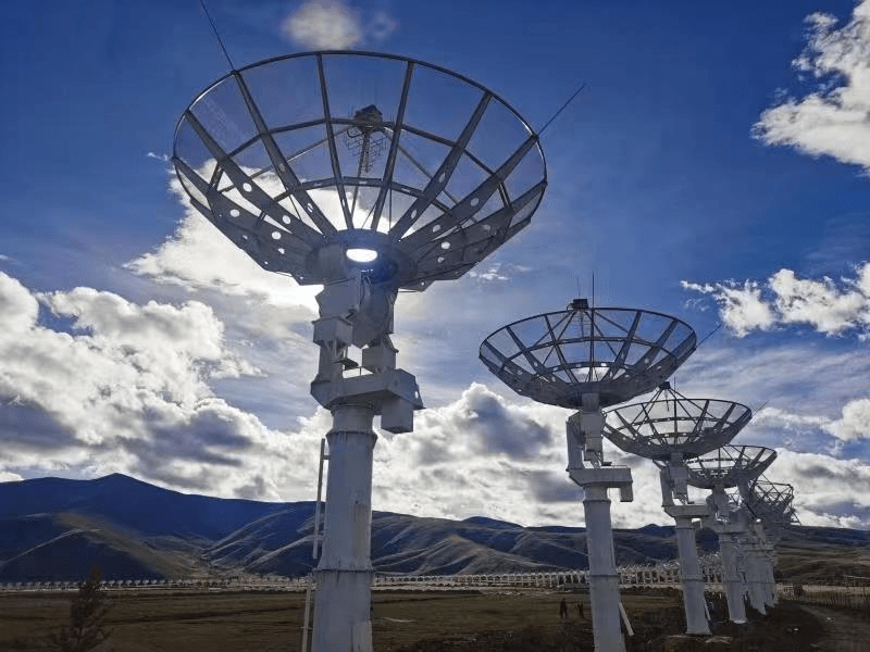 「千眼天珠」由313部单元天线构成，是目前全球规模最大的综合孔径射电望远镜。