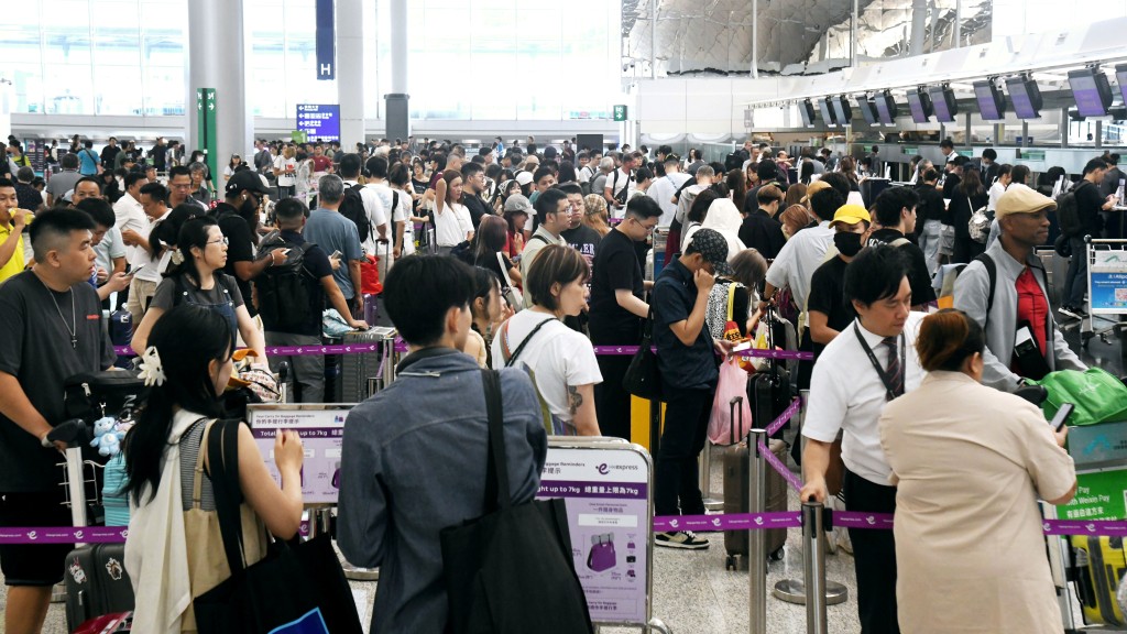 颱風樺加沙｜港鐵：機場快綫出市區 周五凌晨1時加開一班