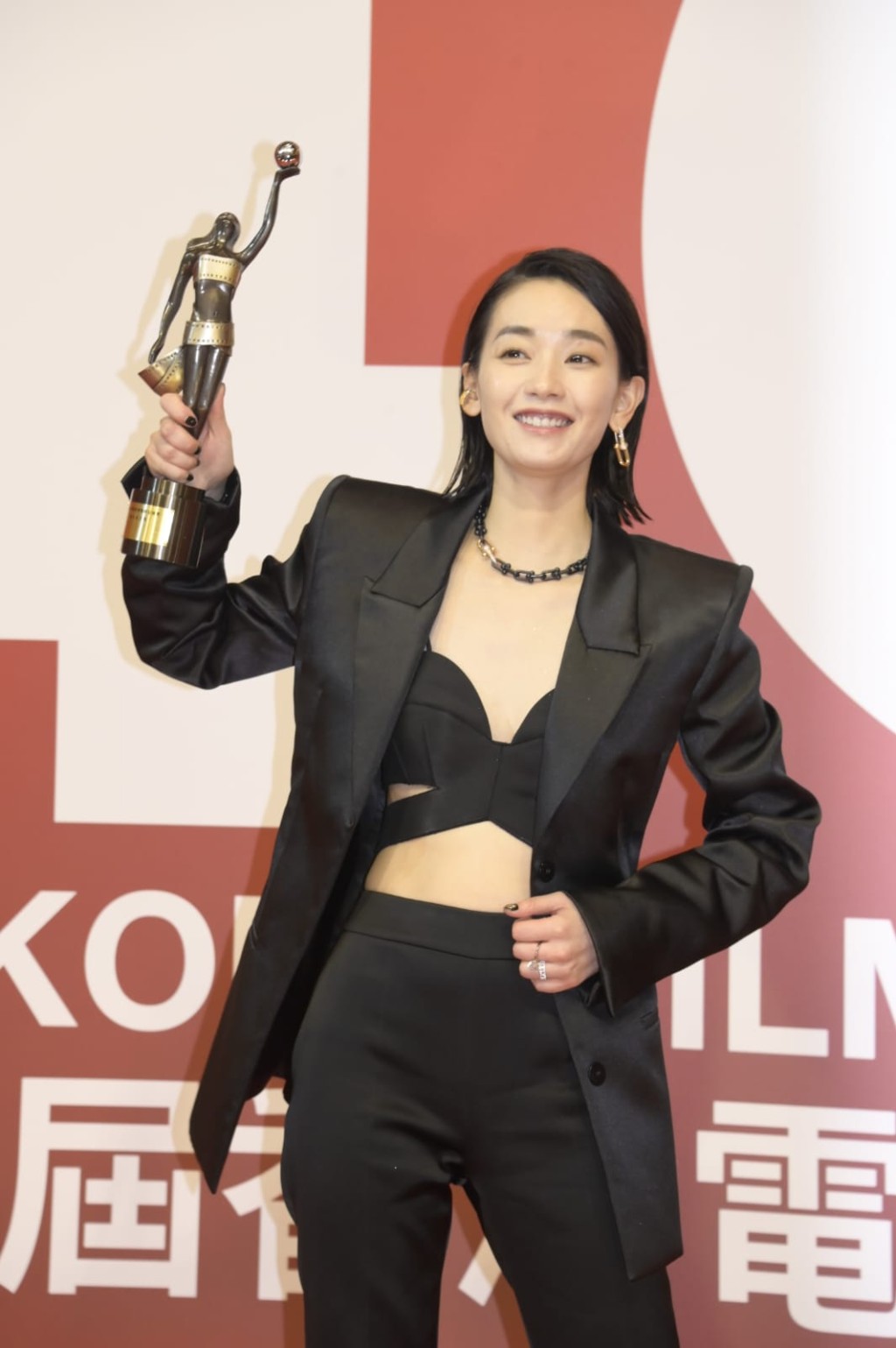 奪《第40屆香港電影金像獎》影后。 奪《第40屆香港電影金像獎》影后。