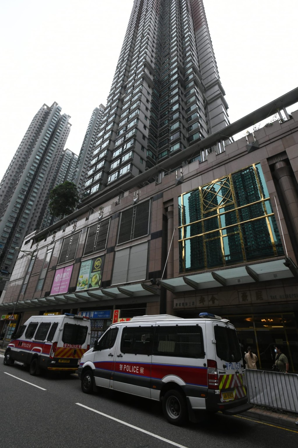 現場是將軍澳新都城3期都會豪庭2座。 梁國峰攝