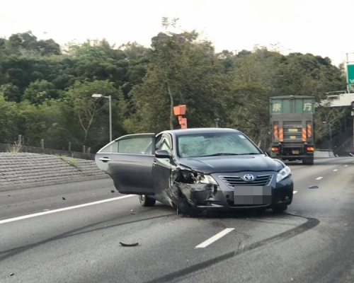 元朗公路近深圳灣出口。網民Taklap Cheung 攝
