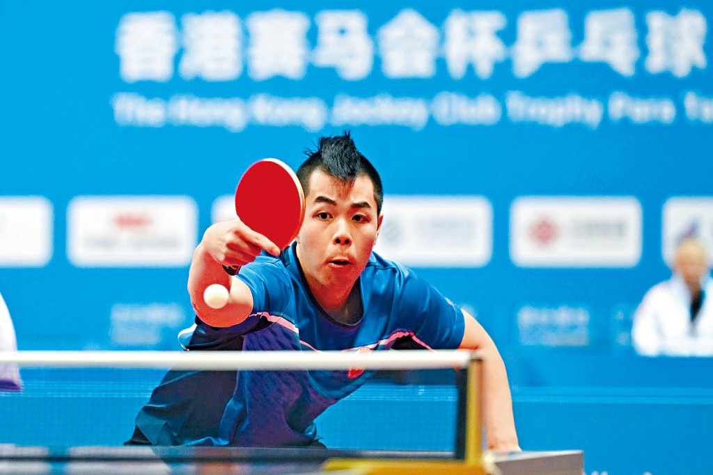 溫偉樂在男單銅牌戰擊敗海南選手，兩度踏上頒獎台。