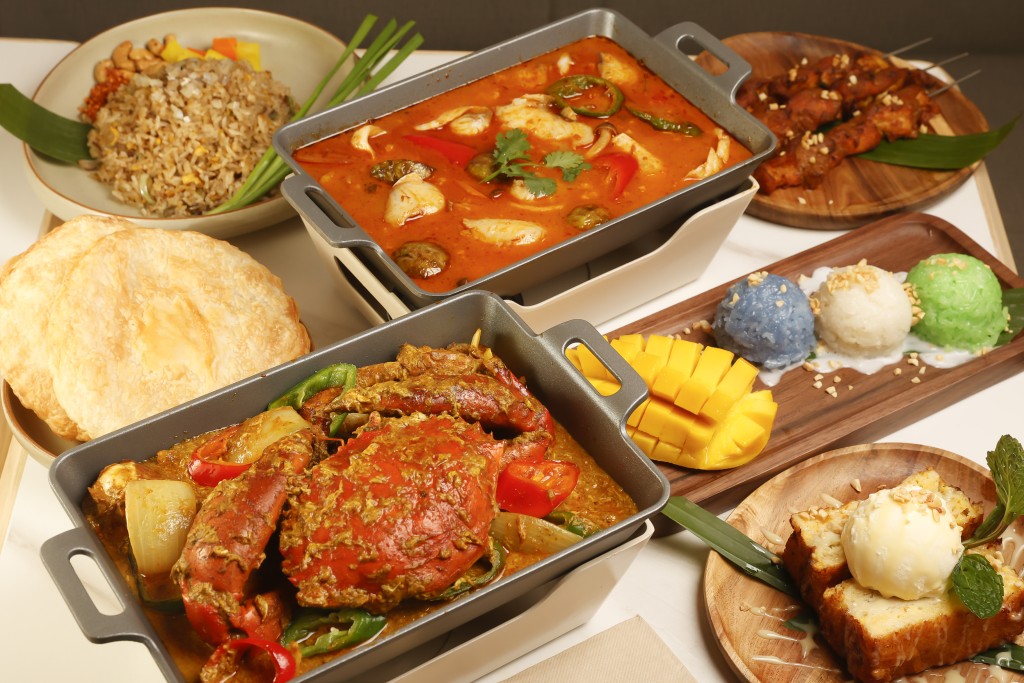 菜式大多數都色彩鮮艷，選用多款東南亞特有的調味料，主打作包括泰皇咖喱蟹及泰香酥鴨。