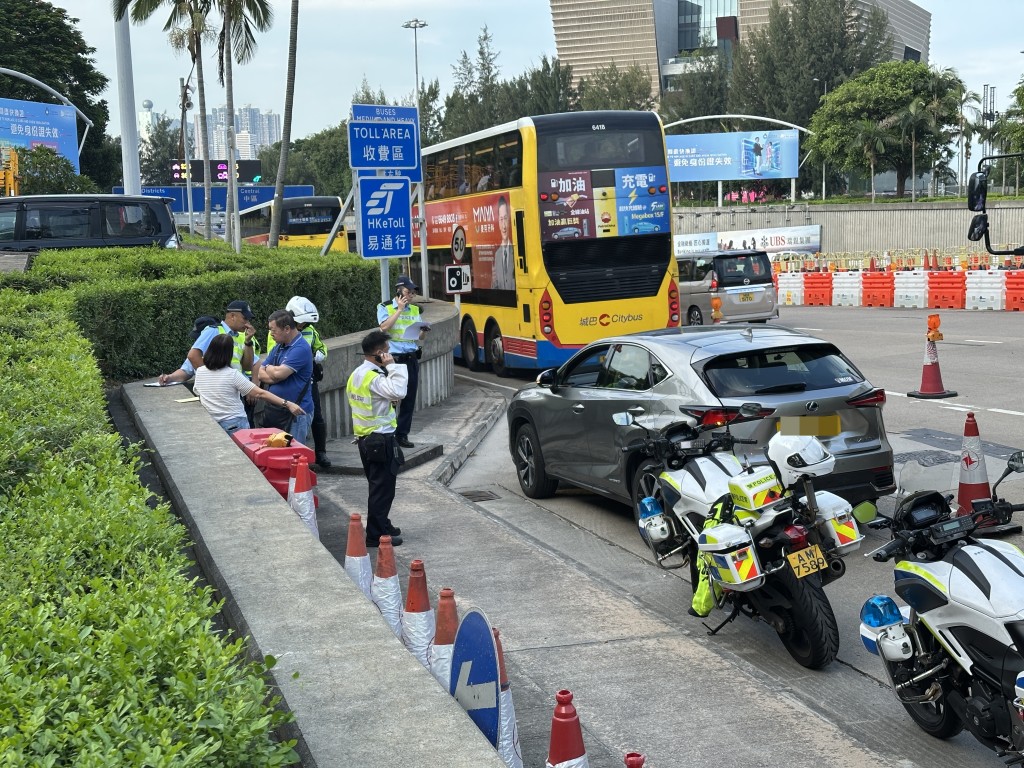 警员在场调查。