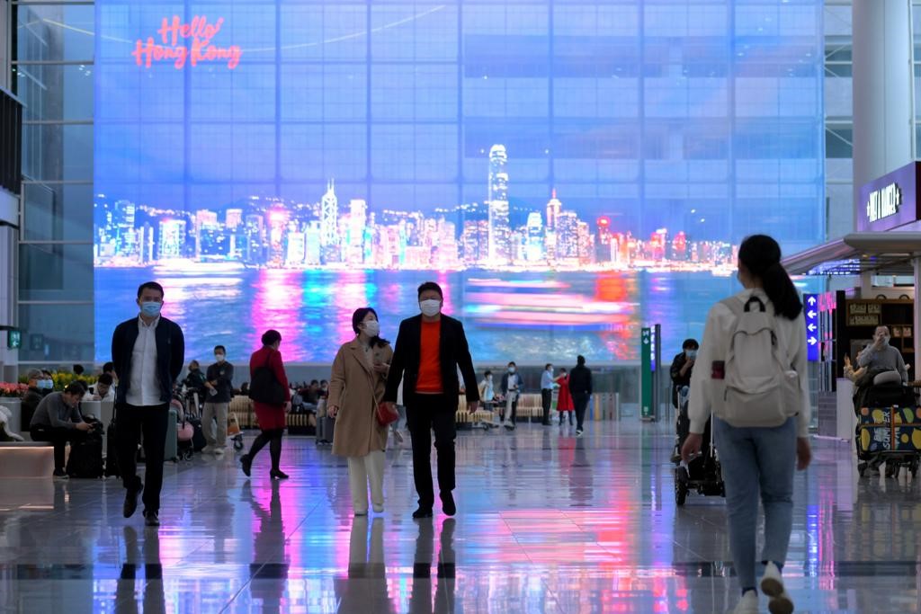 本港疫情回落,化驗所陽性檢測個案跌至雙位數,僅得93宗。資料圖片