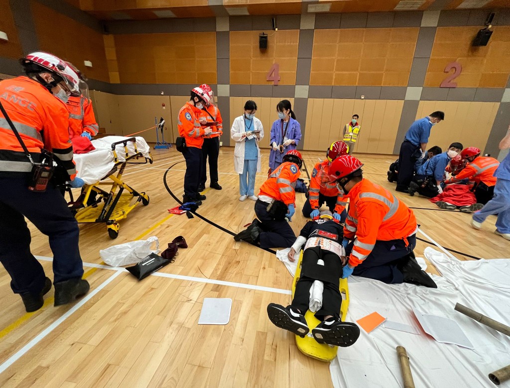 长洲医院今日（21日）下午联同各政府部门举行大型事故应变演习。政府新闻处图片