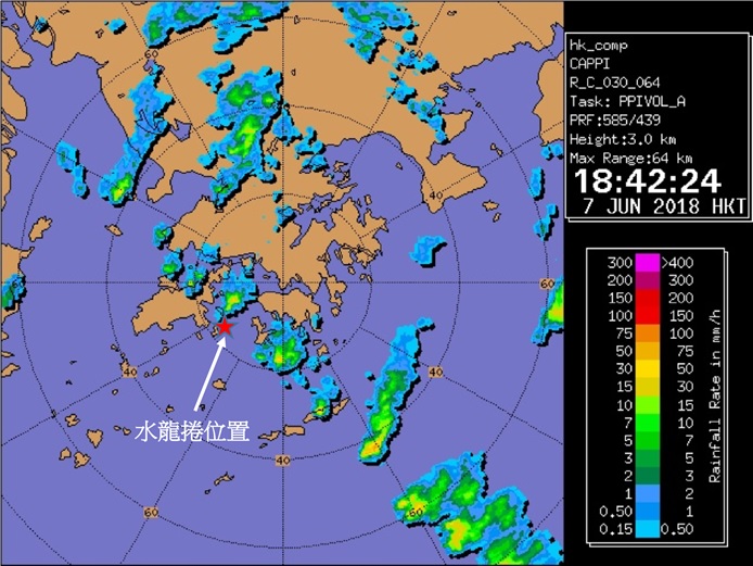 圖二b：天文台雷達圖像顯示當其時長洲附近有零散雨區，而當日黃昏香港境內並沒有閃電記錄。。天文台網頁圖片