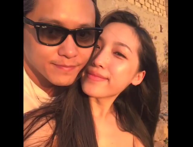 可見二人互動猶如情侶，再次引發外界對其感情生活的好奇。