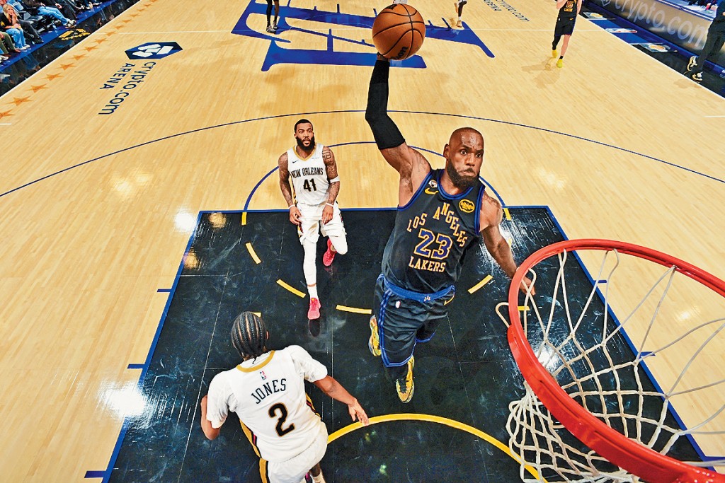 占士（黑衫）離渣巴的NBA入球紀錄，只差2球。