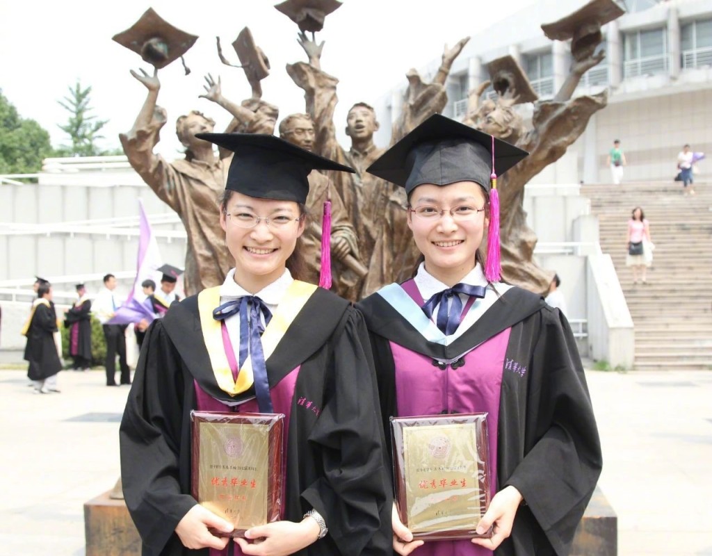 当年马冬晗、马冬昕一起获清华本科生特等奖学金。