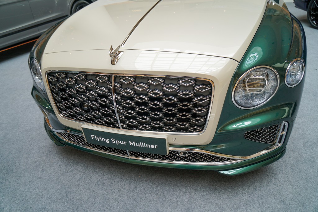 Bentley HK-DCH舉辦The Touch of Mulliner Exhibition:全車最耀眼之處,首推車頭的立體菱格網狀面罩。