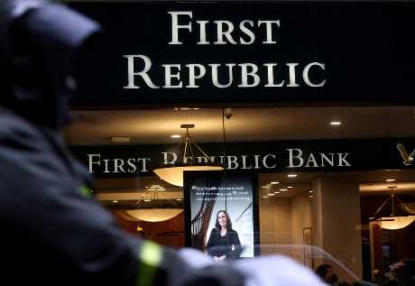 紐約曼克頓第一共和銀行分行。路透社