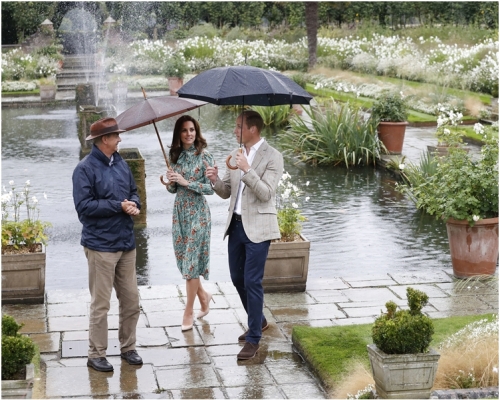 威廉、哈里和凯特，「白色花园」悼念到戴安娜。AP