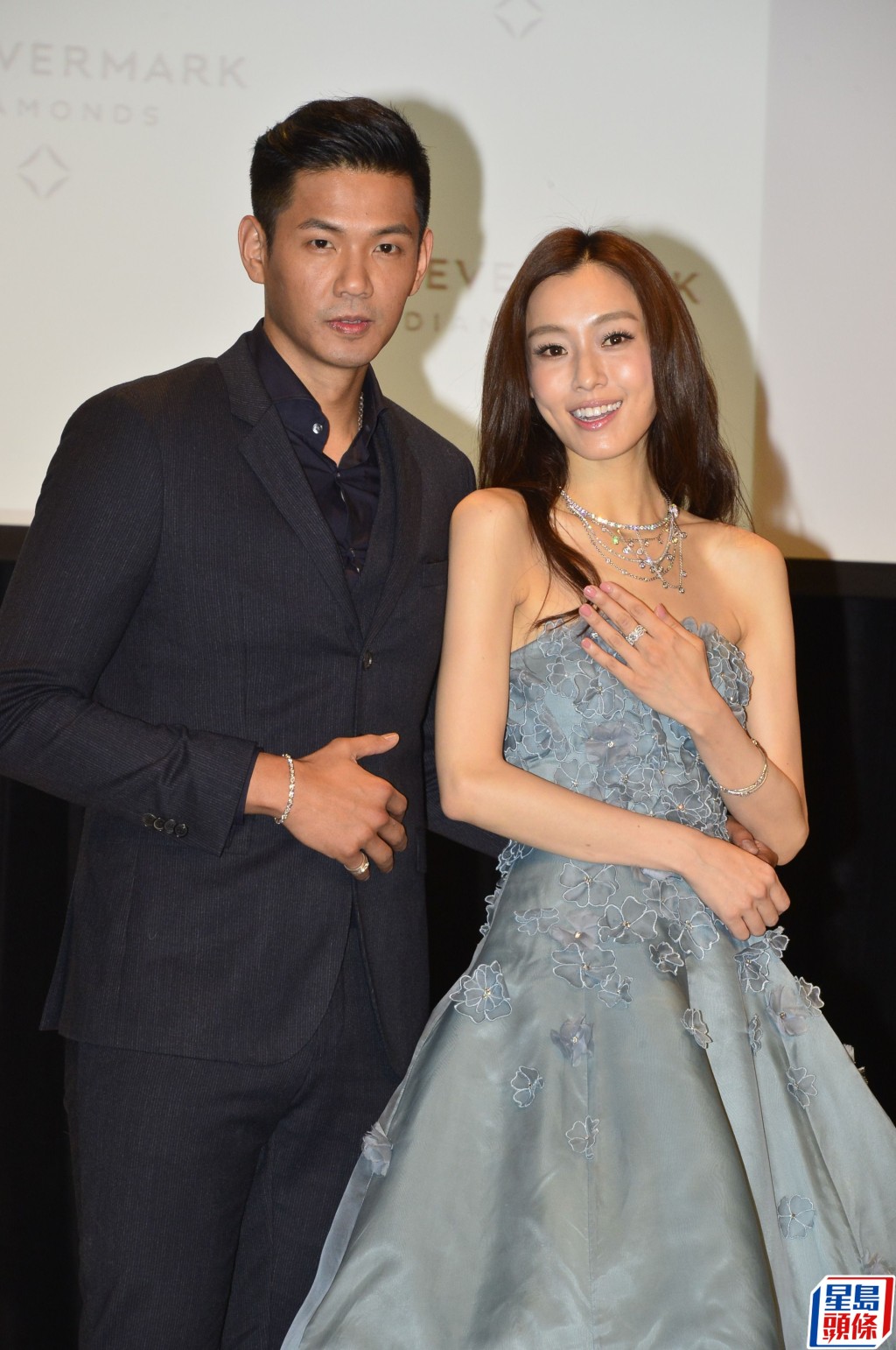 黑人陳建州和范瑋琪（范范）在2011年結婚。