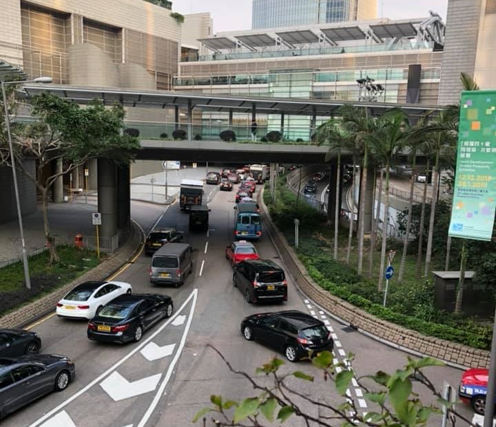 中環交通傍晚開始擠塞。網民華少圖片