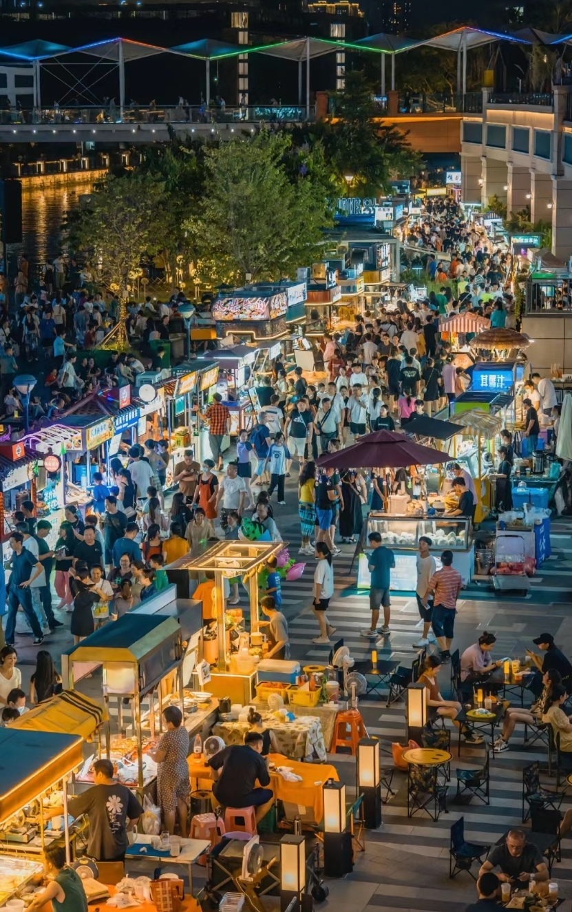 佛山美食2024｜７. 千燈湖夜市　有湖景、公園景，有很多網紅打卡美食檔。（圖片來源：小紅書@）