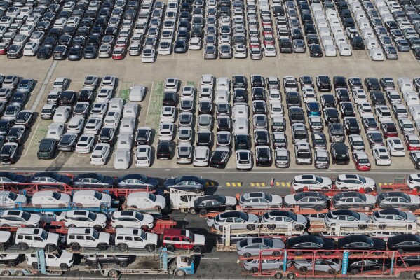 特朗普上周矢言將歐盟汽車和卡車的關稅提高至25%。美聯社