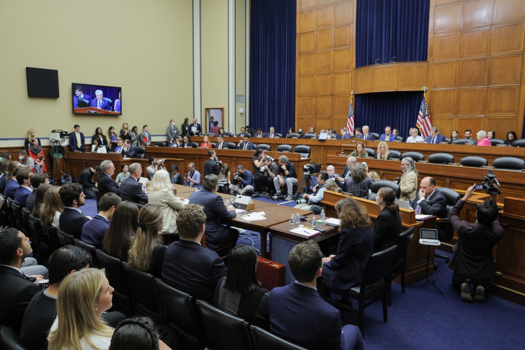 美國眾議院監督委員會舉行針對總統拜登彈劾調查的首場聽證會。路透社