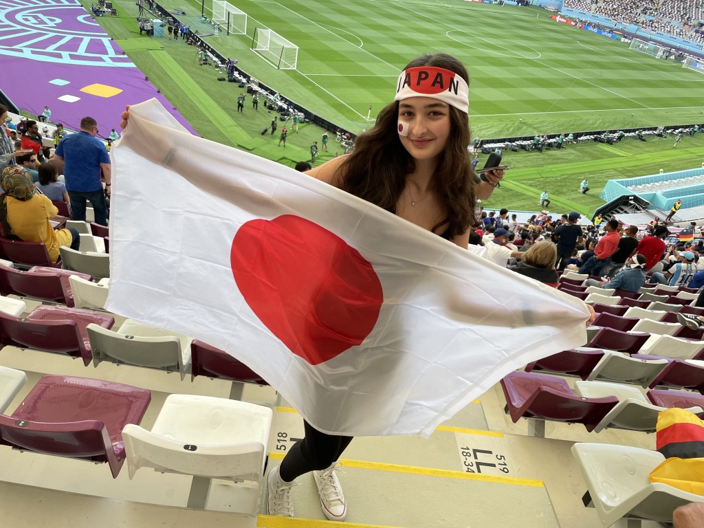 黎巴嫩女球迷亦支持日本。王嘉豪攝