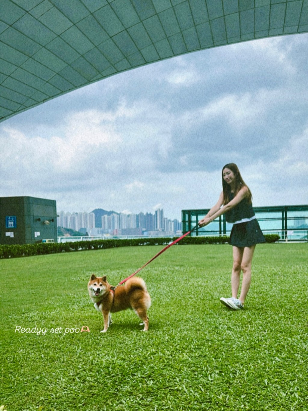 何廣沛與未婚妻Sarah都非常愛狗狗。 何廣沛與未婚妻Sarah都非常愛狗狗。