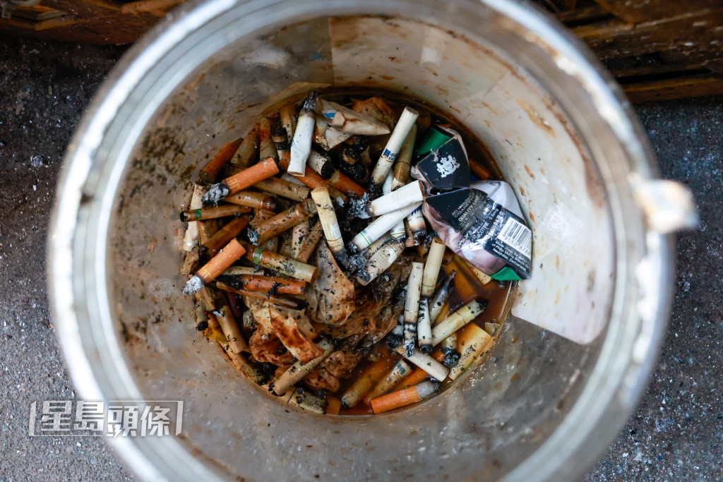 盧寵茂指加煙稅是其中一種最有效的方法降低吸煙率。盧江球攝