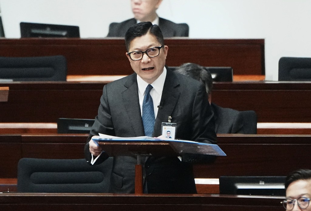 鄧炳強指出,今次修訂實施,可完善維護國家安全的執行措施。 鄧炳強指出,今次修訂實施,可完善維護國家安全的執行措施。