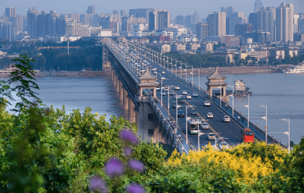 武汉长江大桥。 武汉市人民政府网