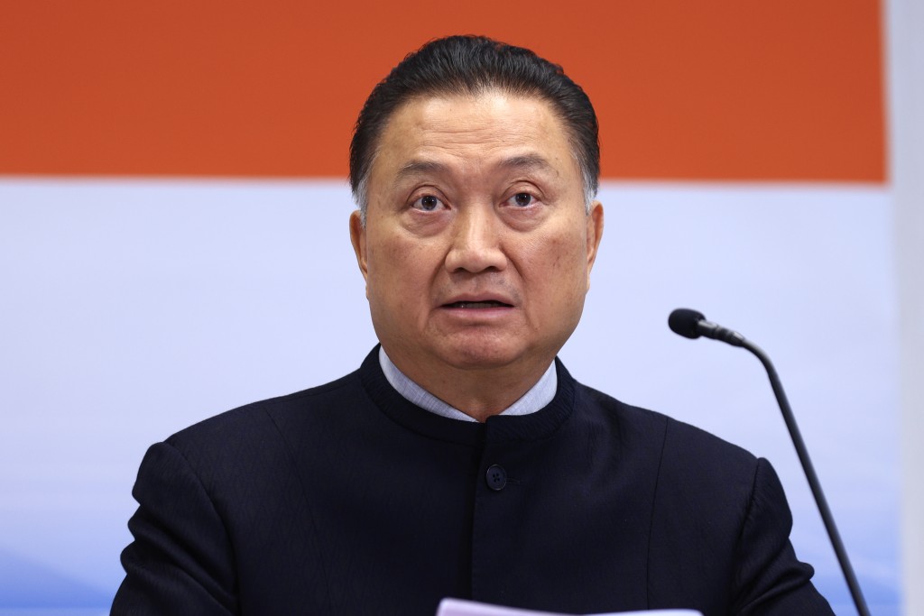 陳振彬現為港區全國人大代表、團結香港基金顧問、九龍社團聯會永遠會長，及港鐵獨立非執行董事，並曾任觀塘區議會主席。