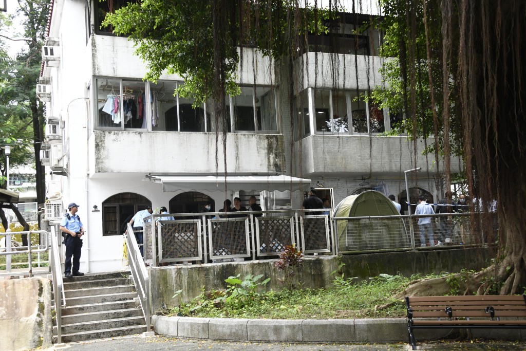 現場為荃灣三棟屋村。