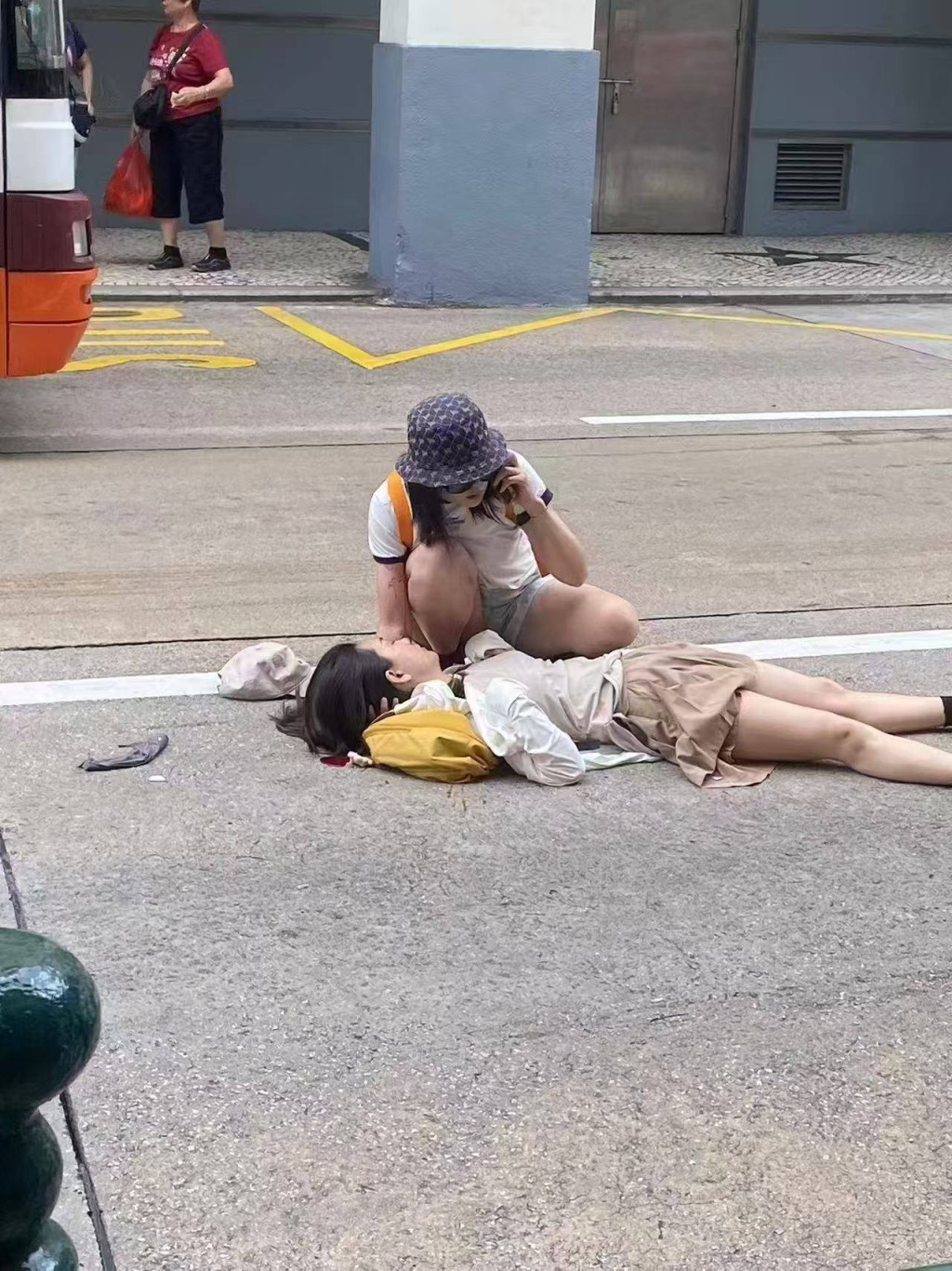 捱撞女子後枕裂傷需要送院治理。網上圖片 捱撞女子後枕裂傷需要送院治理。網上圖片